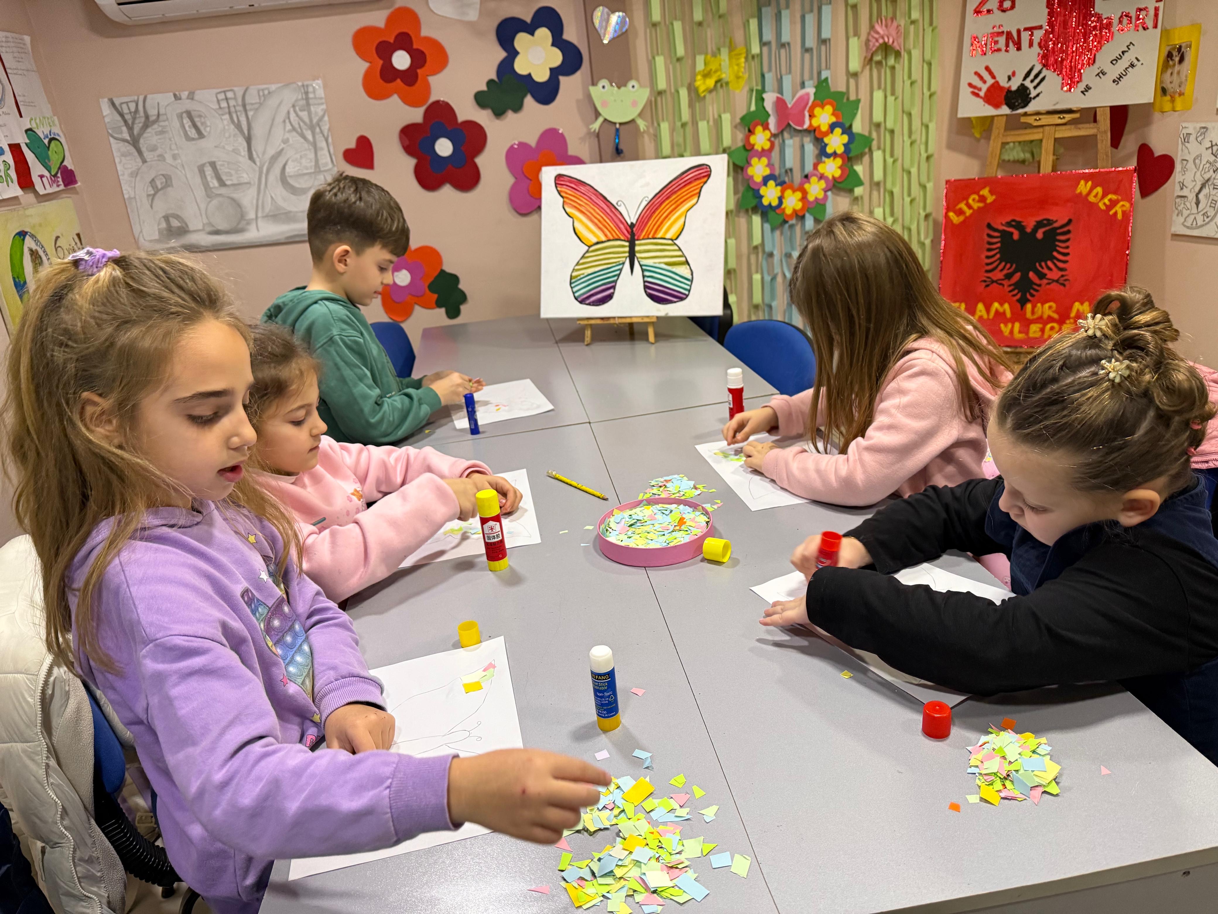 Aktivitet art-craft në klasë